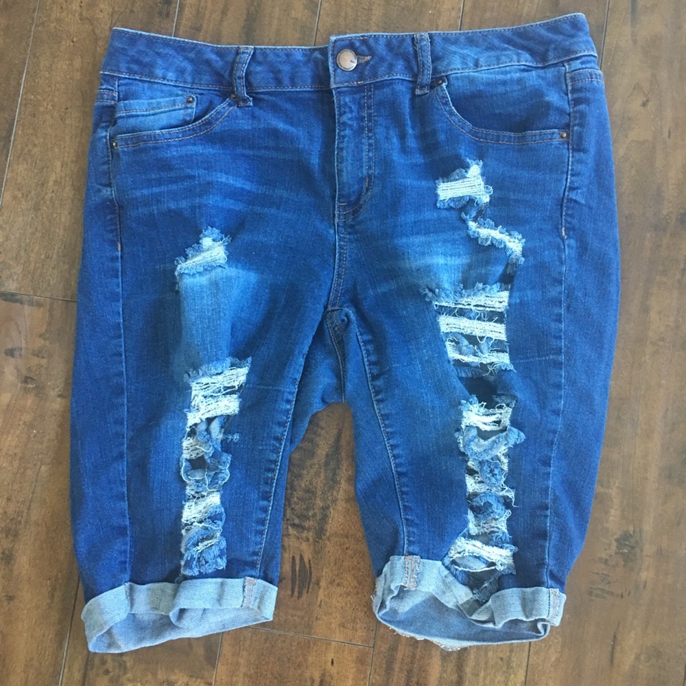 Distressed Jean Shorts - 14/16